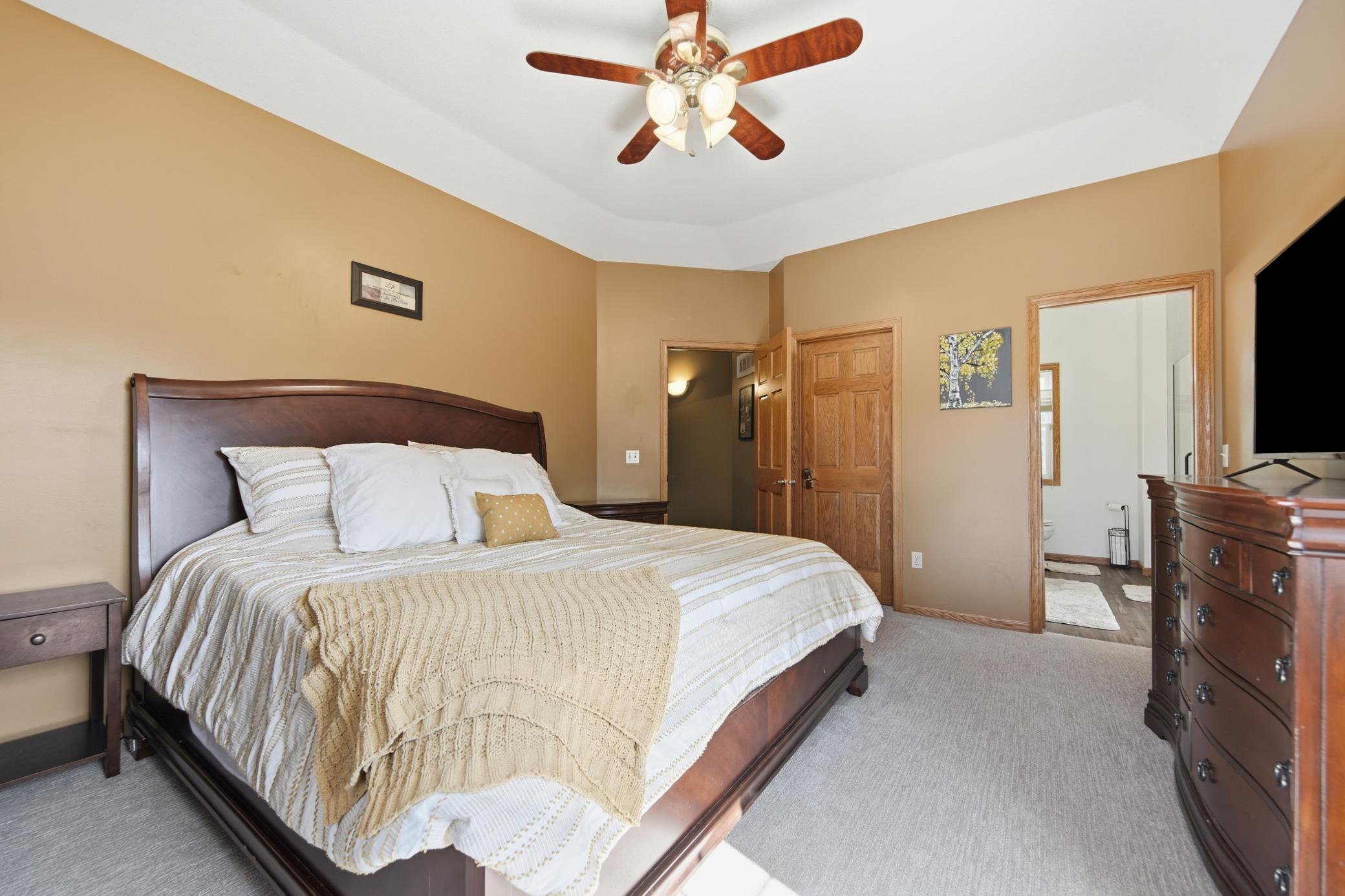 923 Cloverleaf Circle Hudson, WI 54016 - Photo 19 of 60