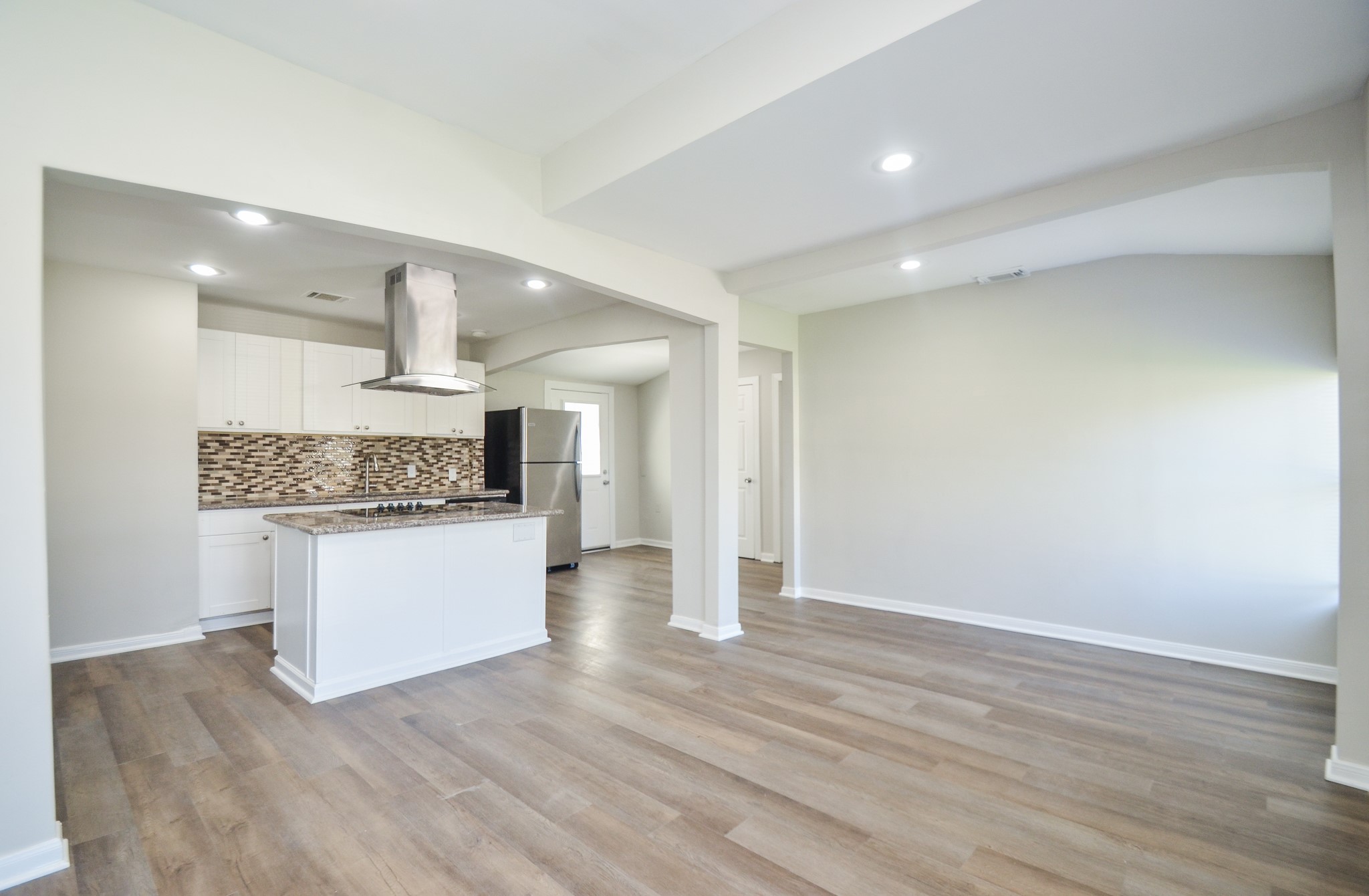 5238 Keystone Street Houston, TX 77021 - Photo 7 of 31 Seamless kitchen with stainless steel appliances.