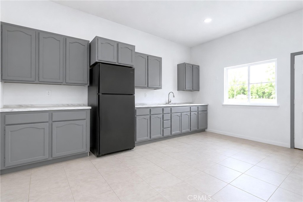 7008 Summit Valley Road Hesperia, CA 92345 - Photo 39 of 48