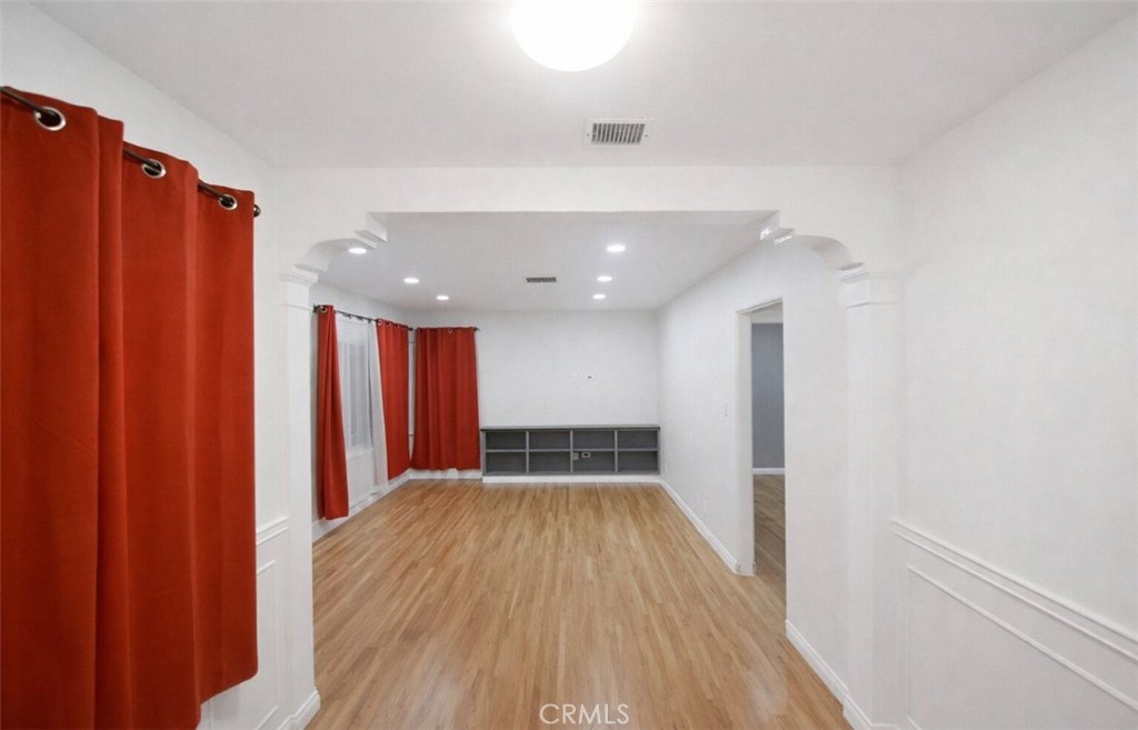 2115 N Pass Burbank, CA 91505 - Photo 4 of 9