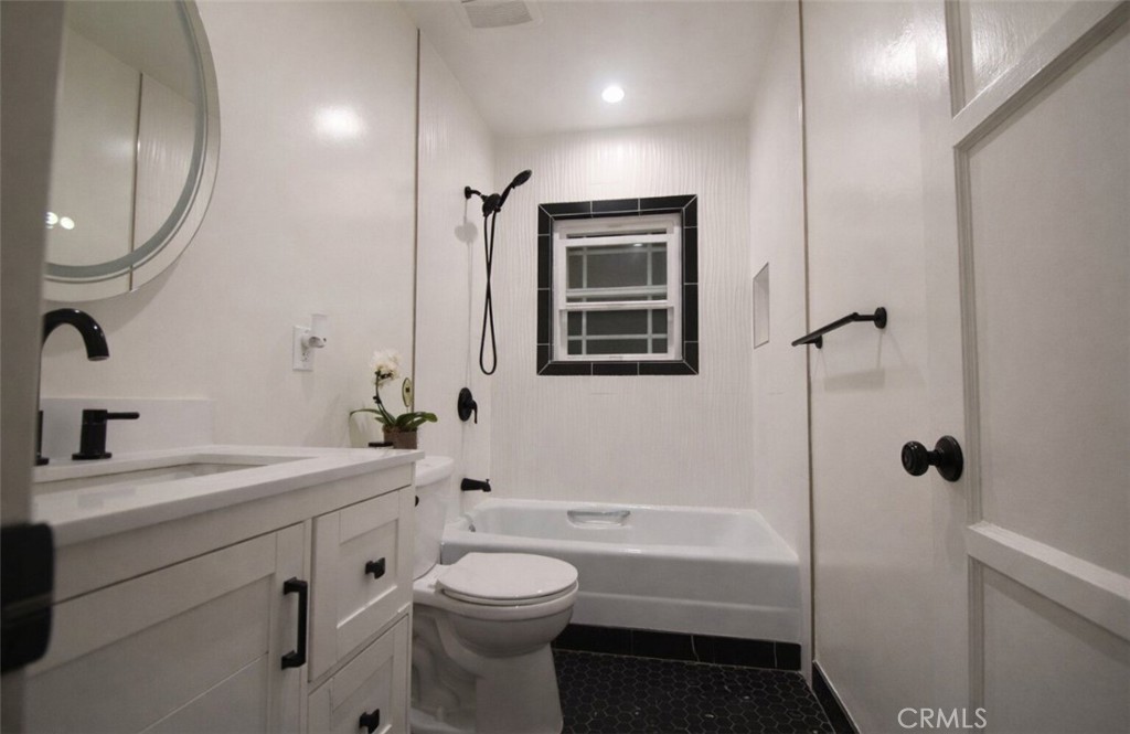 2115 N Pass Burbank, CA 91505 - Photo 7 of 9