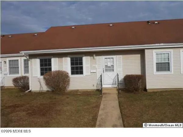 $2,000 | 51 Piazza Tasso, Unit C, Freehold, NJ 07728