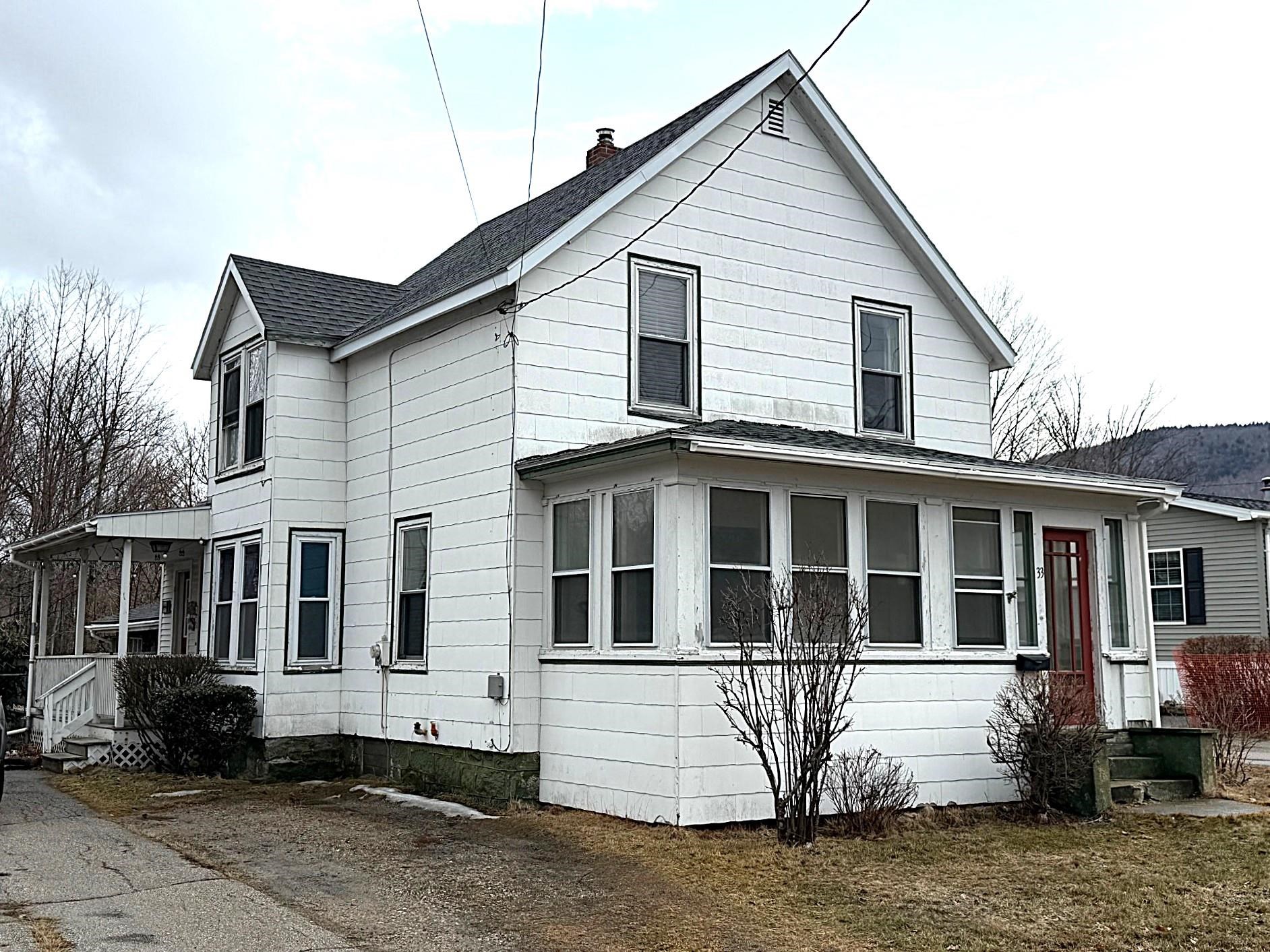 33 Glen Road Gorham, NH 03581 - Photo 3 of 23