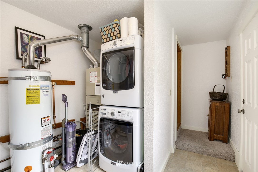 167 Lyons Avenue Northeast Renton, WA 98059 - Photo 18 of 25 Gallery Image 18