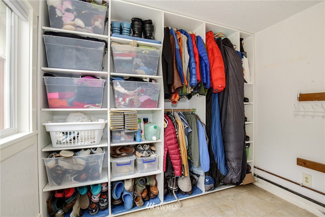 167 Lyons Avenue Northeast Renton, WA 98059 - Photo 19 of 25 Gallery Image 19