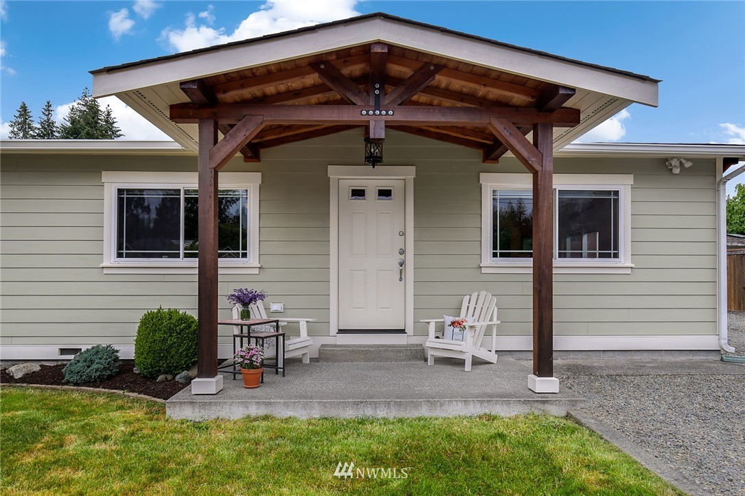 167 Lyons Avenue Northeast Renton, WA 98059 - Photo 3 of 25 Gallery Image 3