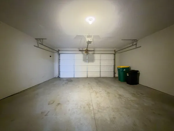 $2,275 | 187 Center Boulevard, Wixom, MI 48393