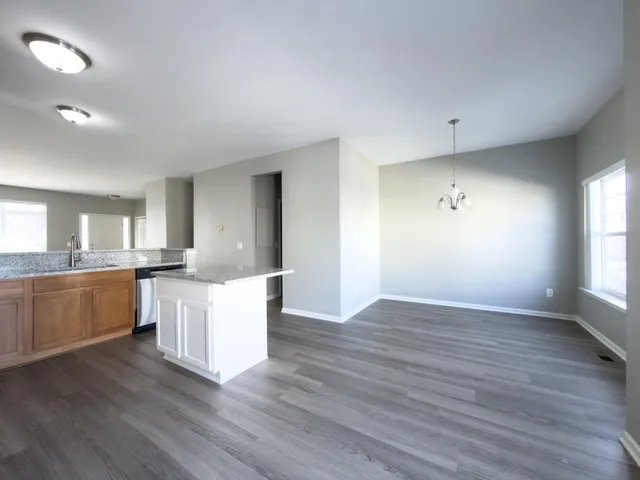 $2,350 | 187 Center Boulevard, Wixom, MI 48393