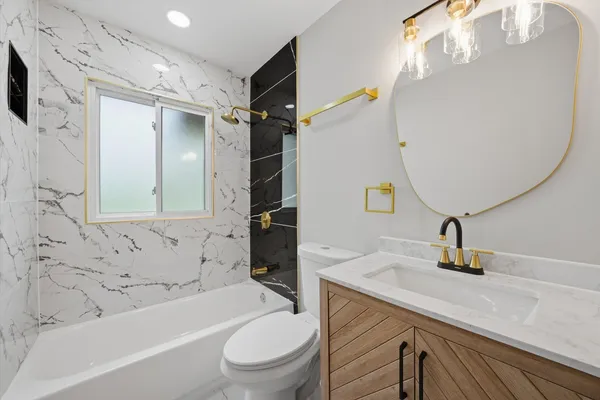 $250,000 | 16611 Marshfield Avenue, Markham, IL 60428