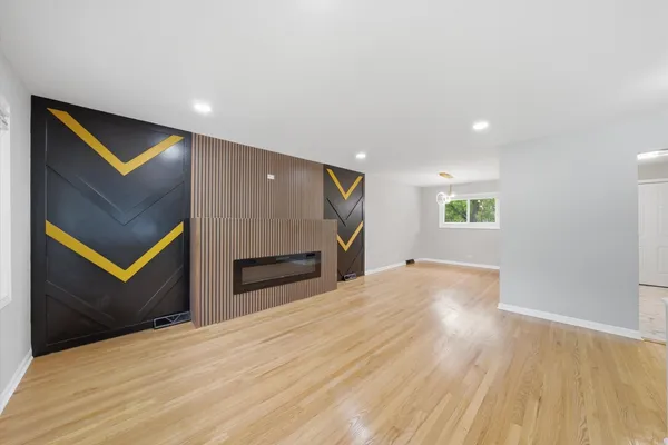 $250,000 | 16611 Marshfield Avenue, Markham, IL 60428