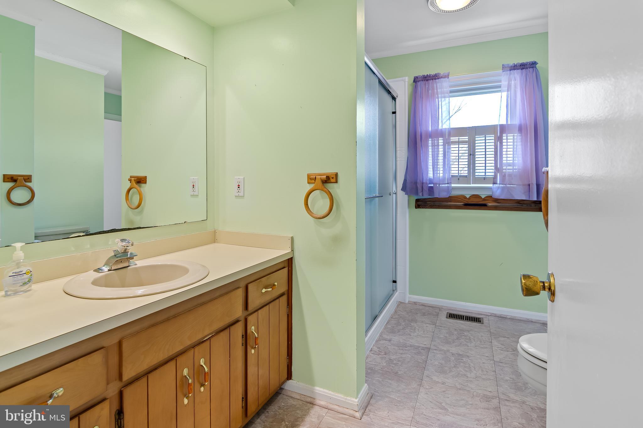 15705 Hanover Pike Upperco, MD 21155 - Photo 12 of 39 Main Level Full Bath