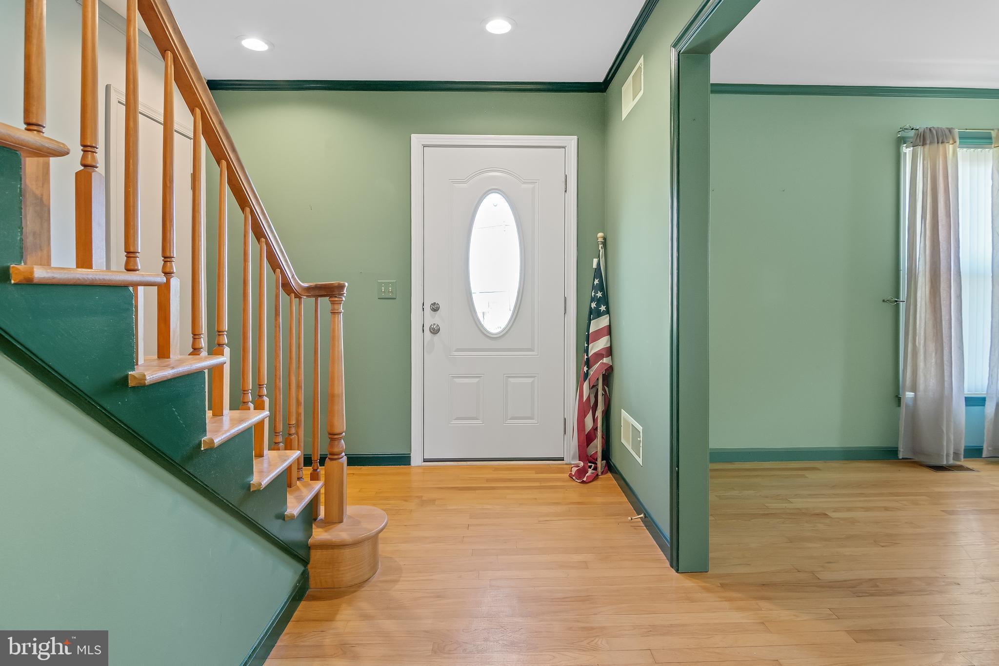 15705 Hanover Pike Upperco, MD 21155 - Photo 2 of 39 Entry Foyer