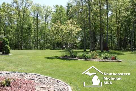 363 Sullivan Road Monroe, MI 48161 - Photo 29 of 32 21166777-28.JPG