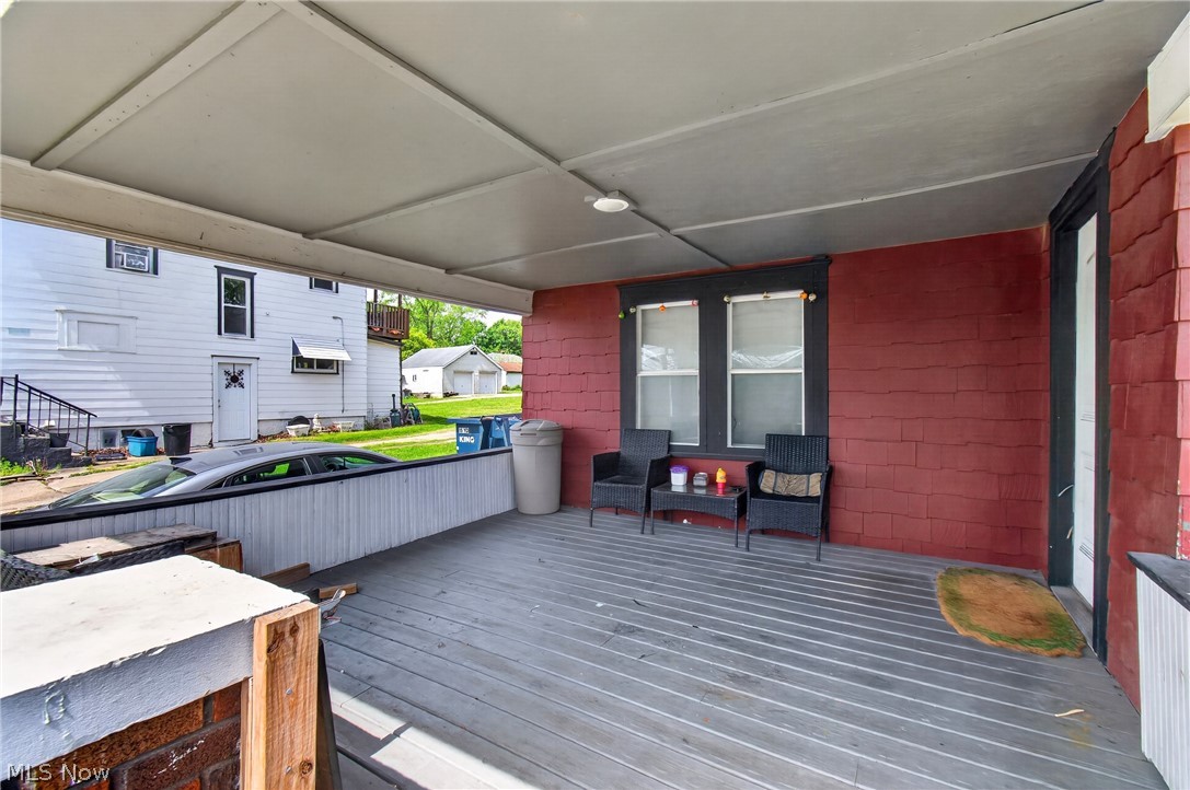978 Wooster Road North Barberton, OH 44203 - Photo 3 of 31