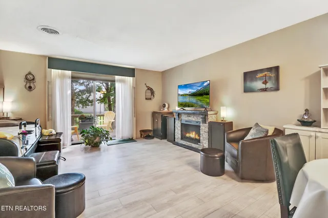 $235,000 | 74 Lakeshore Court, Unit 78, Crossville, TN 38558