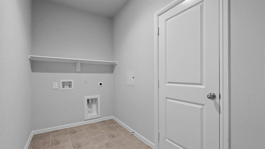 120 Mojave Road Boyd, TX 76023 - Photo 31 of 40 a view of an empty room