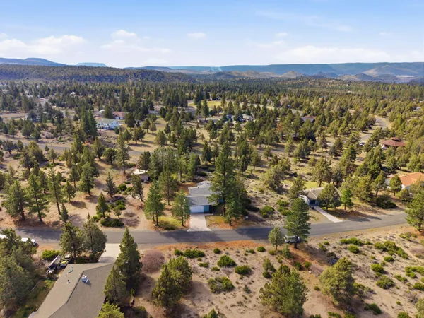 $449,900 | 15617 Sherwood Road, Weed, CA 96094