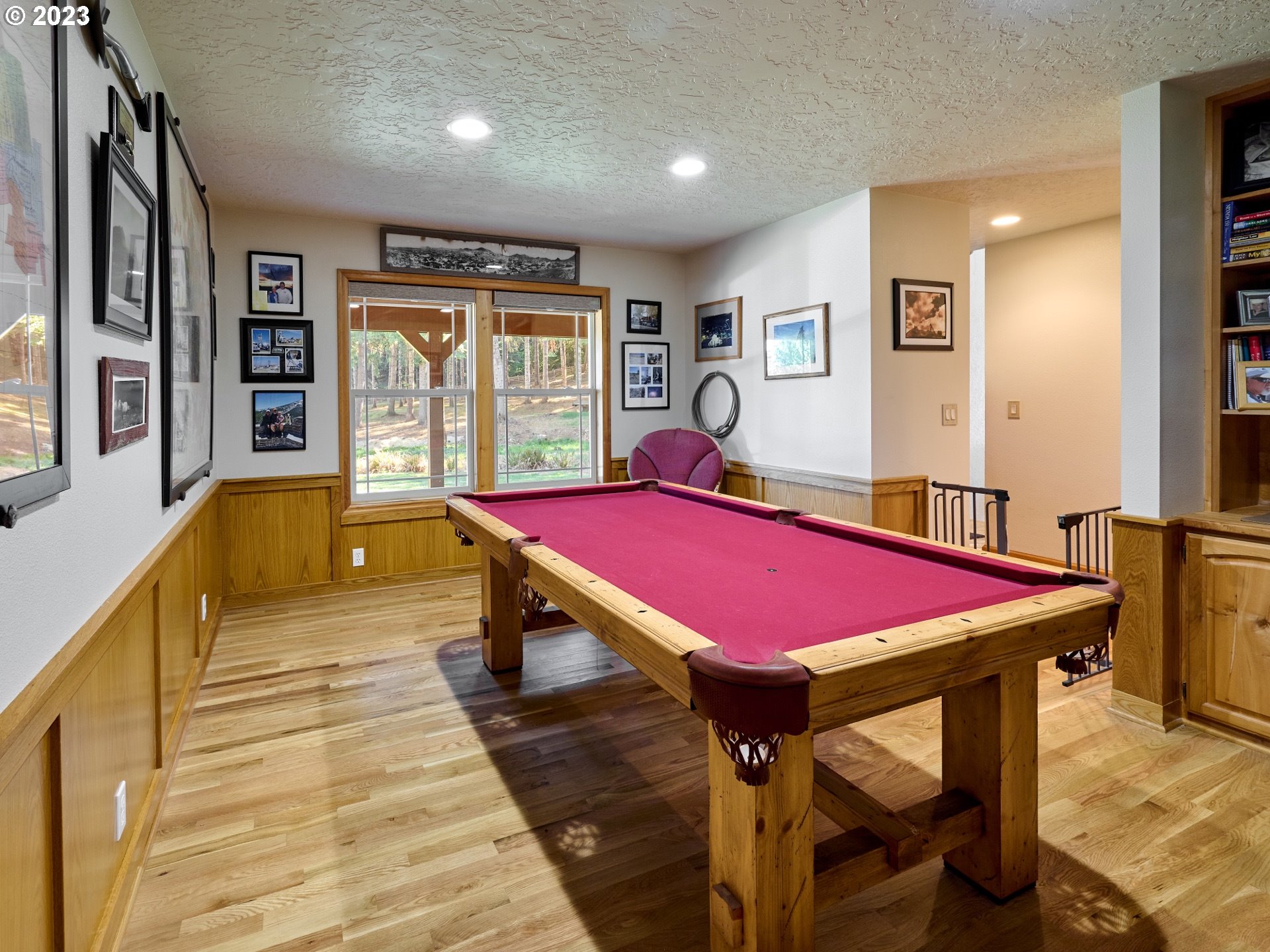 15360 May Road Dallas, OR 97338 - Photo 9 of 48 a patio with table table and chairs