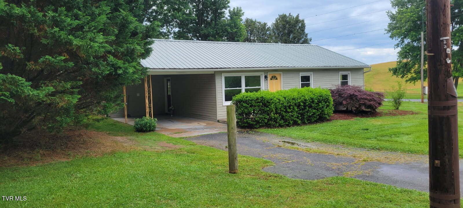 925 Whirlwind Road Greeneville, TN 37743 - Photo 1 of 20 925 left side ft