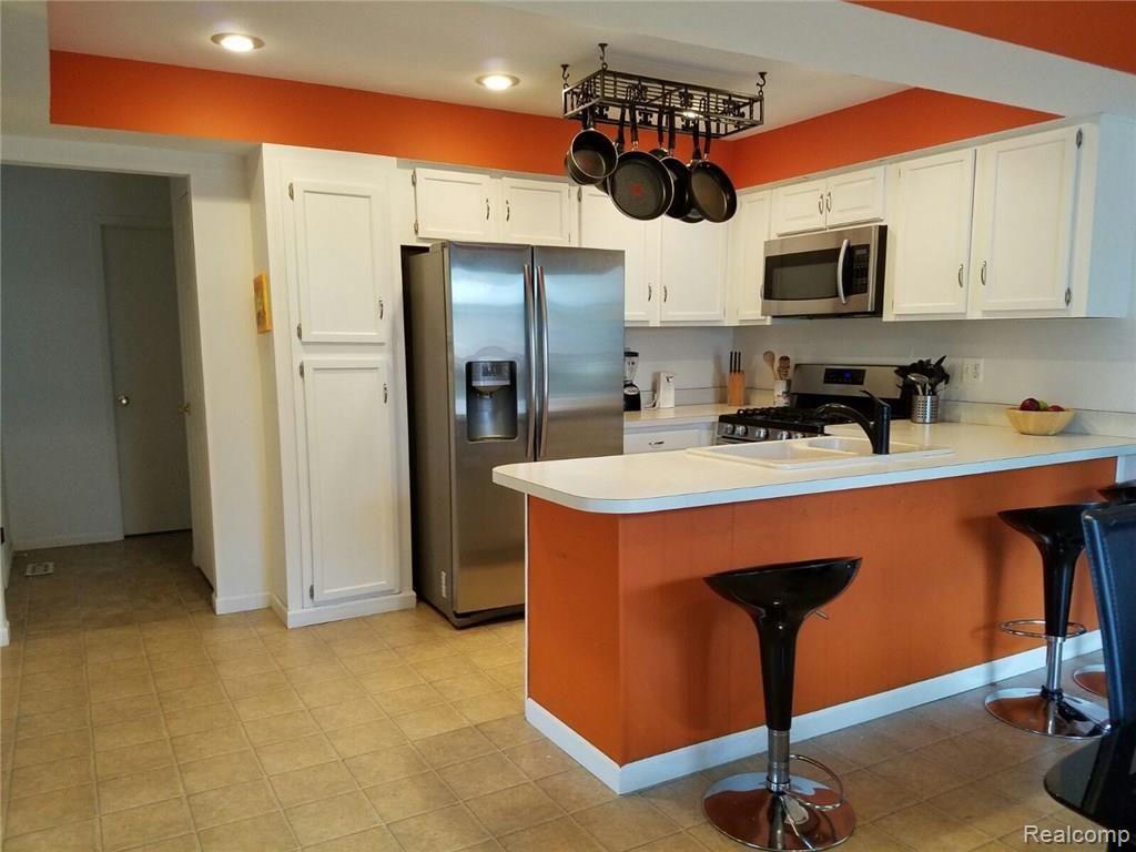 2833 Sandhurst Rochester Hills, MI 48307 - Photo 20 of 61