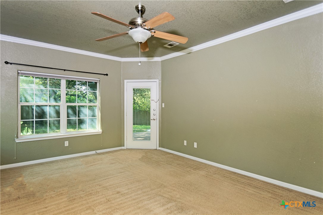 115 Squire Loop Belton, TX 76513 - Photo 32 of 38 an empty room with a window