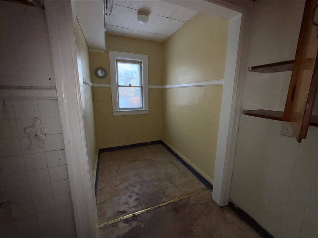 36 Ferndale Crescent Rochester, NY 14609 - Photo 7 of 14 Lower pantry