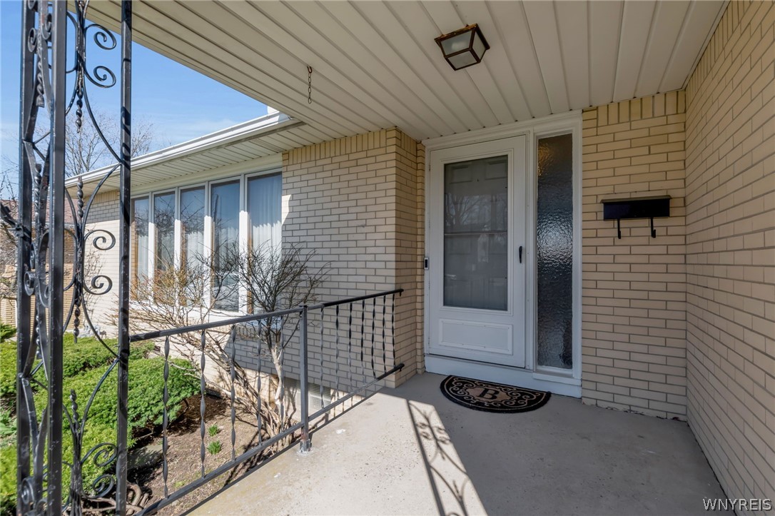 123 Delta Road Amherst, NY 14226 - Photo 3 of 47