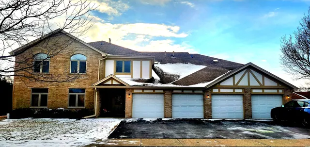 $280,000 | 18440 Pine Lake Drive, Unit 1, Tinley Park, IL 60477