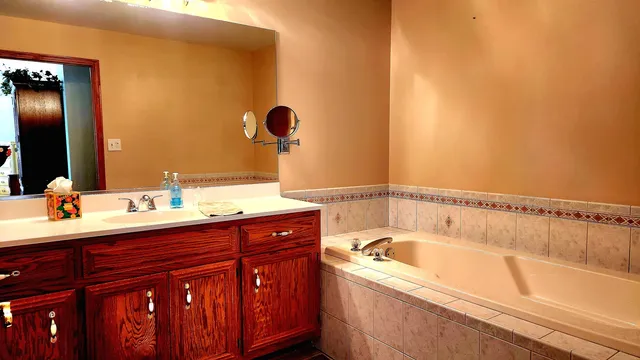 $280,000 | 18440 Pine Lake Drive, Unit 1, Tinley Park, IL 60477