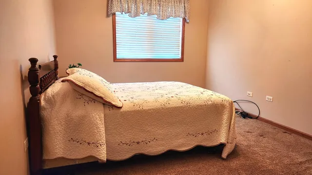 $280,000 | 18440 Pine Lake Drive, Unit 1, Tinley Park, IL 60477