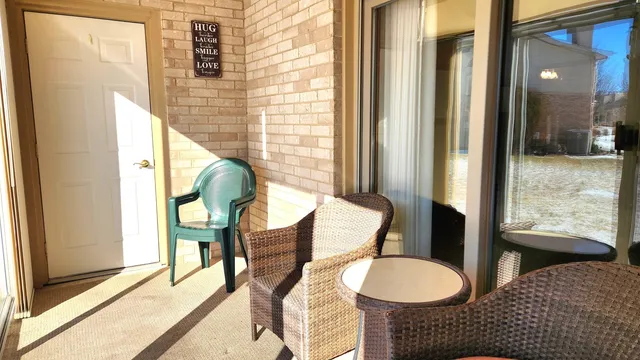 $280,000 | 18440 Pine Lake Drive, Unit 1, Tinley Park, IL 60477