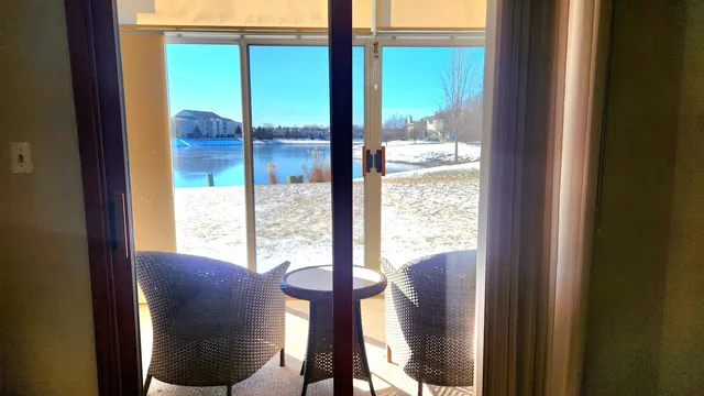 $280,000 | 18440 Pine Lake Drive, Unit 1, Tinley Park, IL 60477