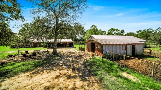 a view of a backyard of house