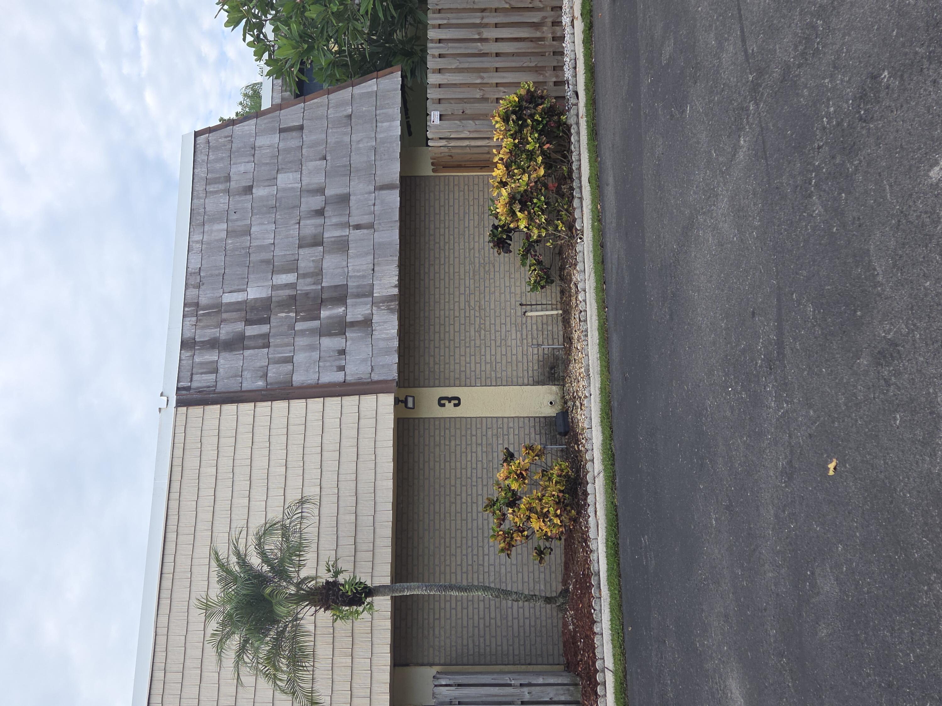 1170 6th Avenue, Unit 3A Vero Beach, FL 32960 - Photo 1 of 31 a front view of a house