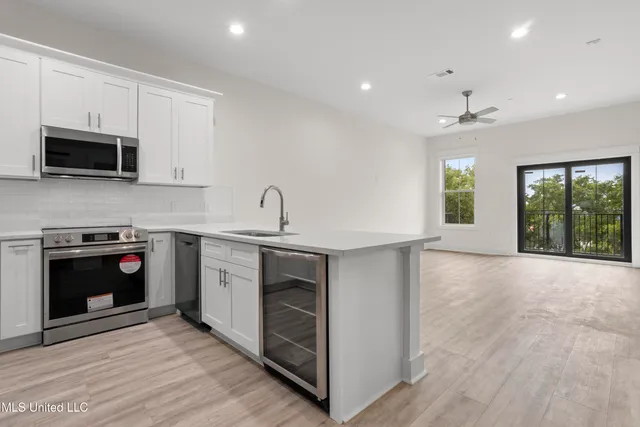 $539,900 | 124 Court Street, Unit 204, Bay St. Louis, MS 39520