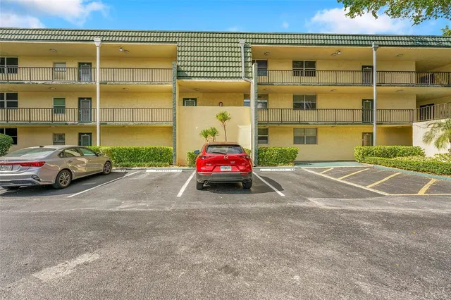 $149,900 | 9090 Lime Bay Boulevard, Unit 112, Tamarac, FL 33321