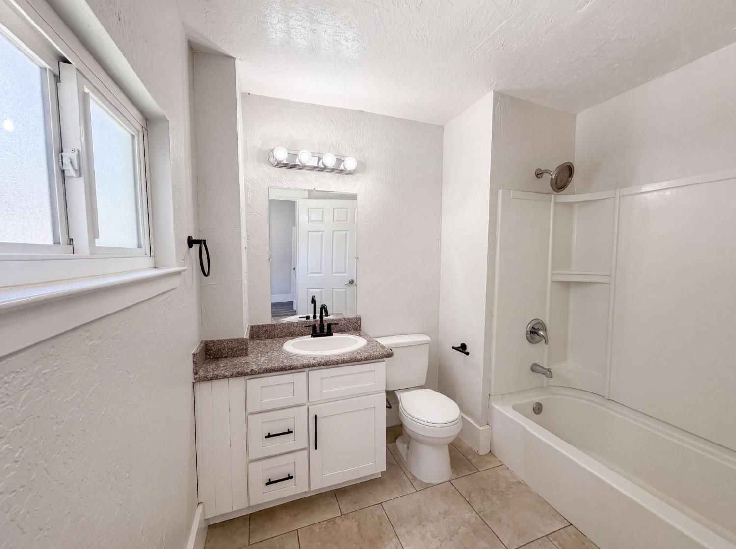 1860 West Willow Street Stockton, CA 95203 - Photo 22 of 27