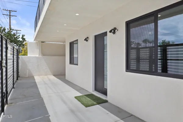 a view of livingroom with hardwood