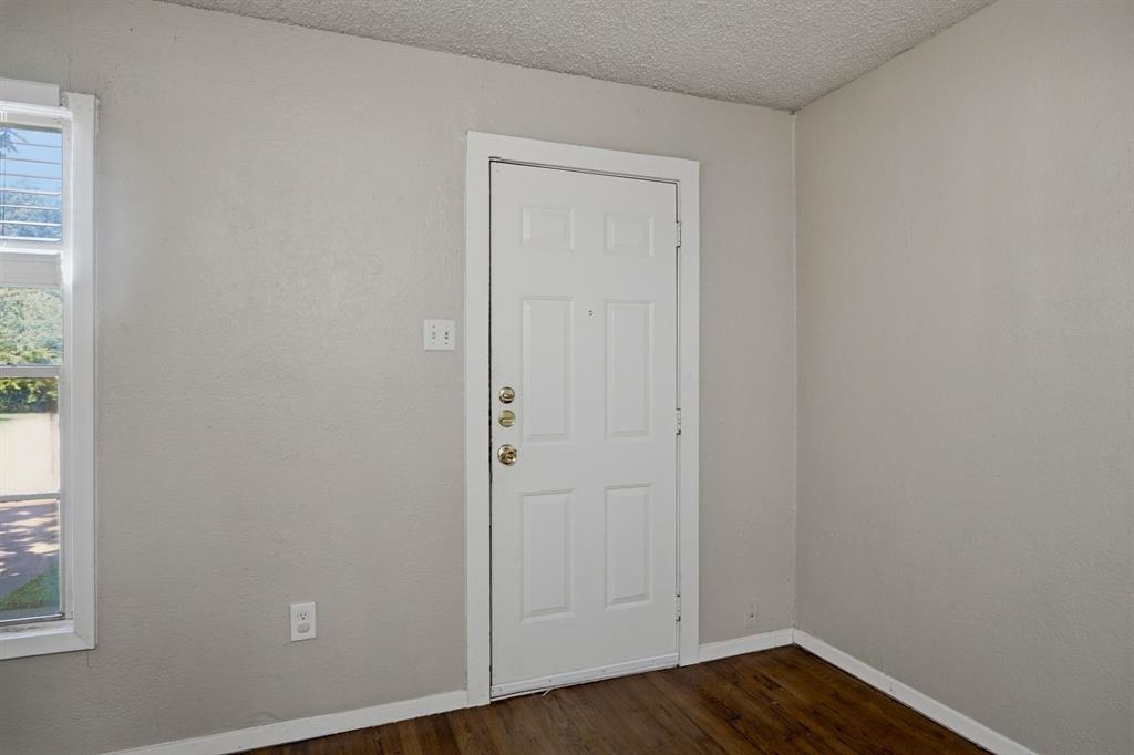308 North Roe Street, Unit B White Settlement, TX 76108 - Photo 4 of 20