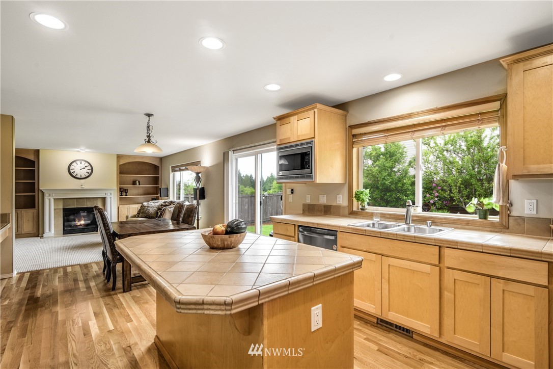4425 241st Street Southeast Bothell, WA 98021 - Photo 8 of 30