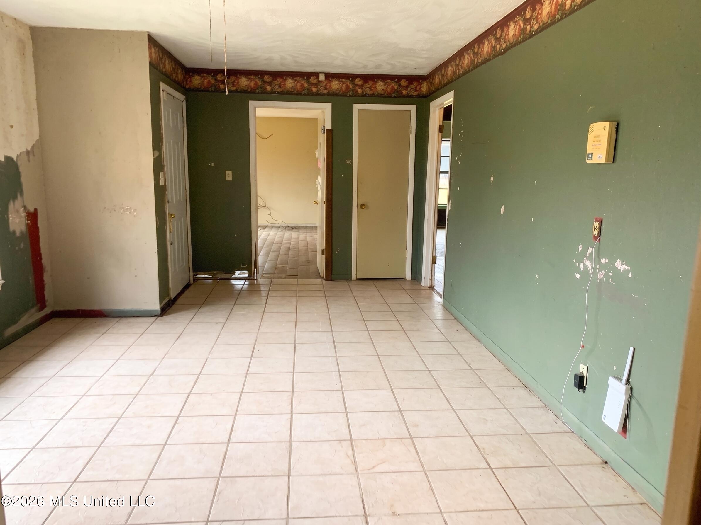 81 Henry Cox Road Monticello, MS 39654 - Photo 3 of 10 4 (Dining Room) (1)