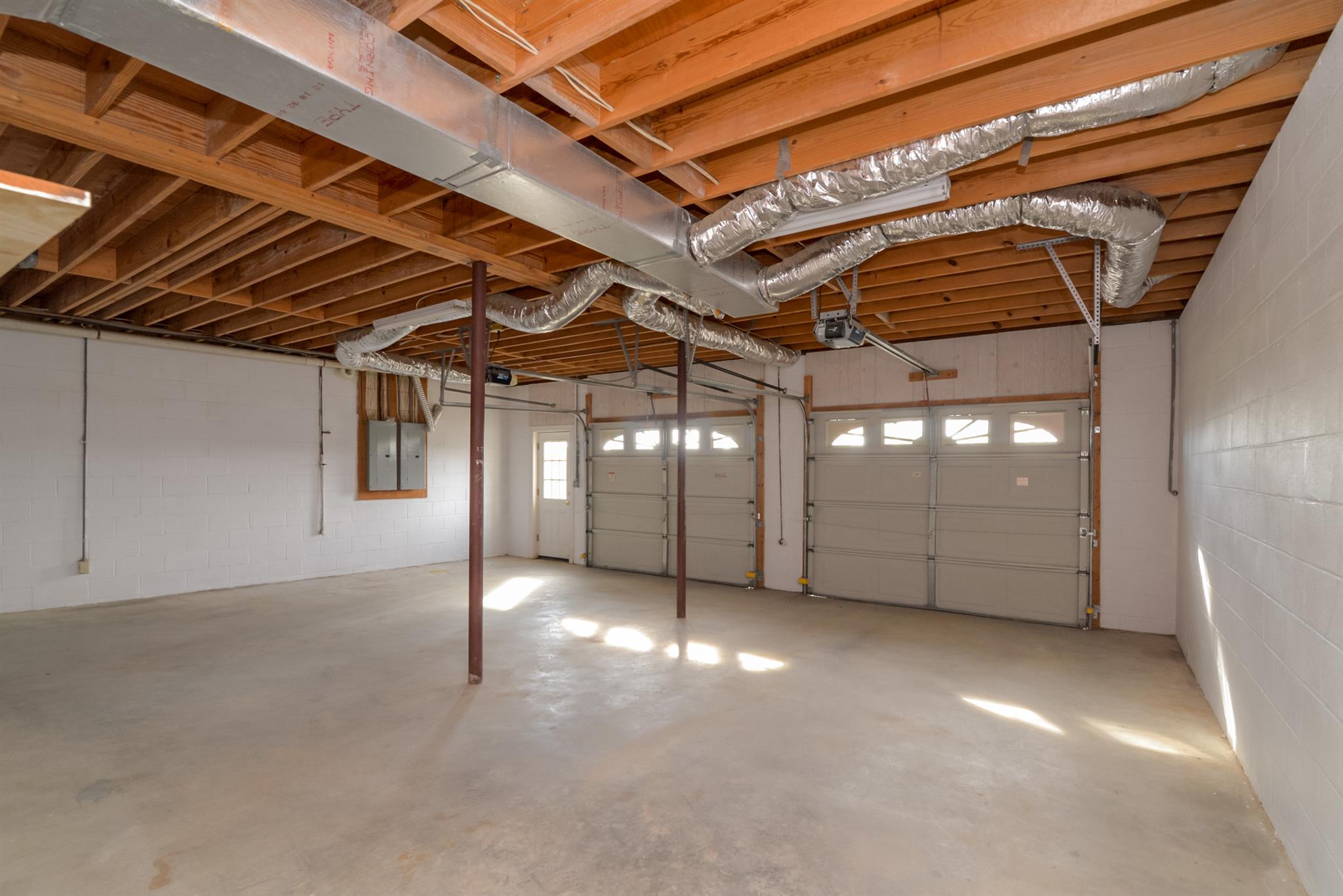 320 Goshen Road Lebanon, TN 37087 - Photo 10 of 28 a view of a garage