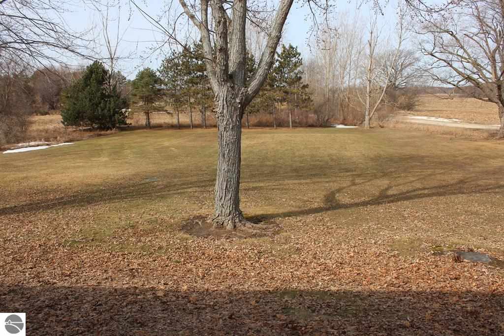 7064 South Crawford Road Shepherd, MI 48883 - Photo 33 of 34 1796282-32.JPG
