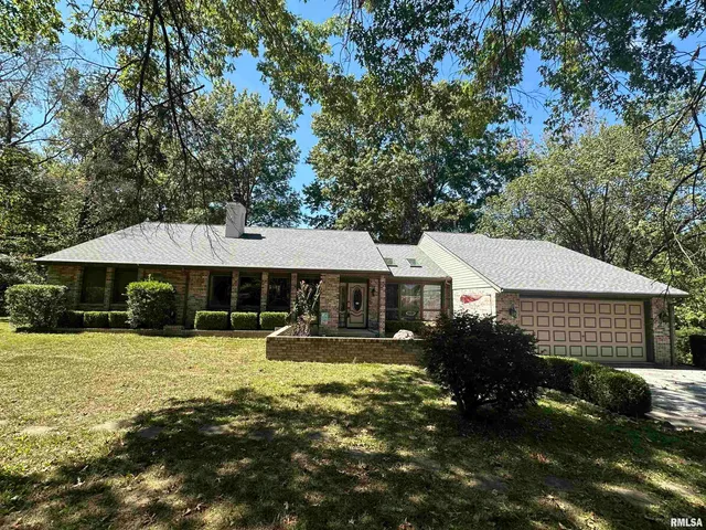 $377,000 | 2381 Logan Street, Murphysboro, IL 62966