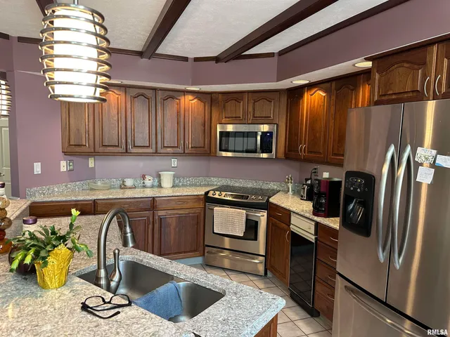 $377,000 | 2381 Logan Street, Murphysboro, IL 62966