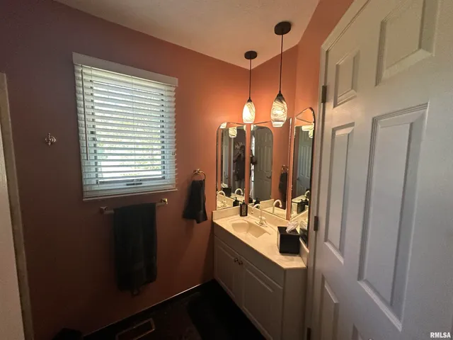 $377,000 | 2381 Logan Street, Murphysboro, IL 62966