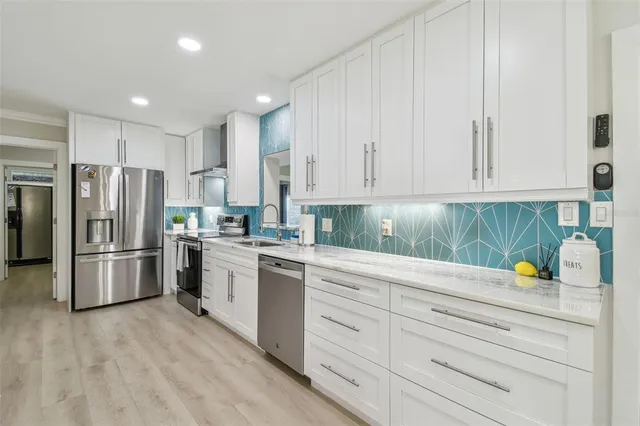 $5,500 | 3922 Fontainebleau Drive, Tampa, FL 33634