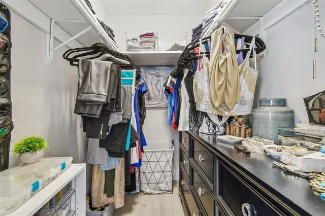 $5,500 | 3922 Fontainebleau Drive, Tampa, FL 33634