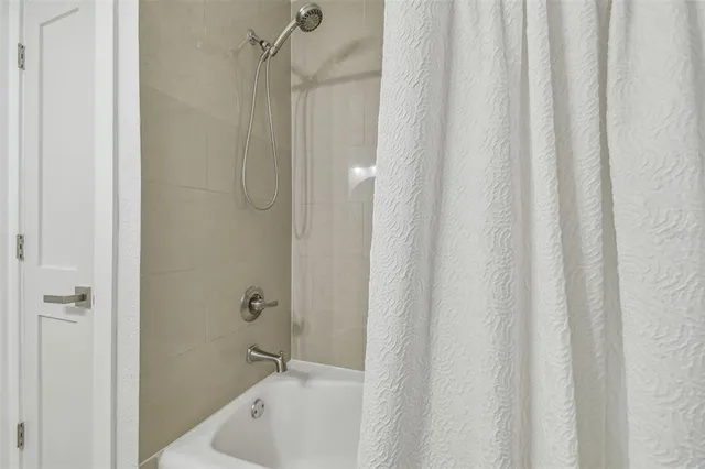 $5,500 | 3922 Fontainebleau Drive, Tampa, FL 33634