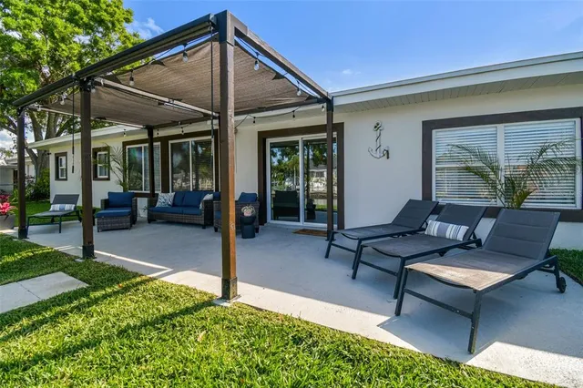 $5,500 | 3922 Fontainebleau Drive, Tampa, FL 33634